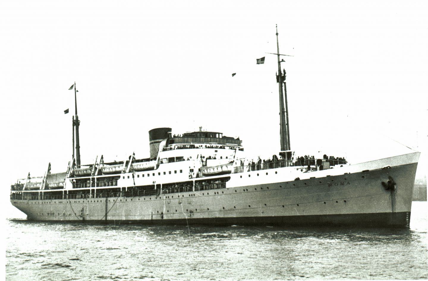 Medina was renamed Roma in 1949 and converted into a passenger ship. In 1950, during the Roman Catholic Holy Year, it was used to transport pilgrims to Rome, and afterwards carried emigrants to Australia.
