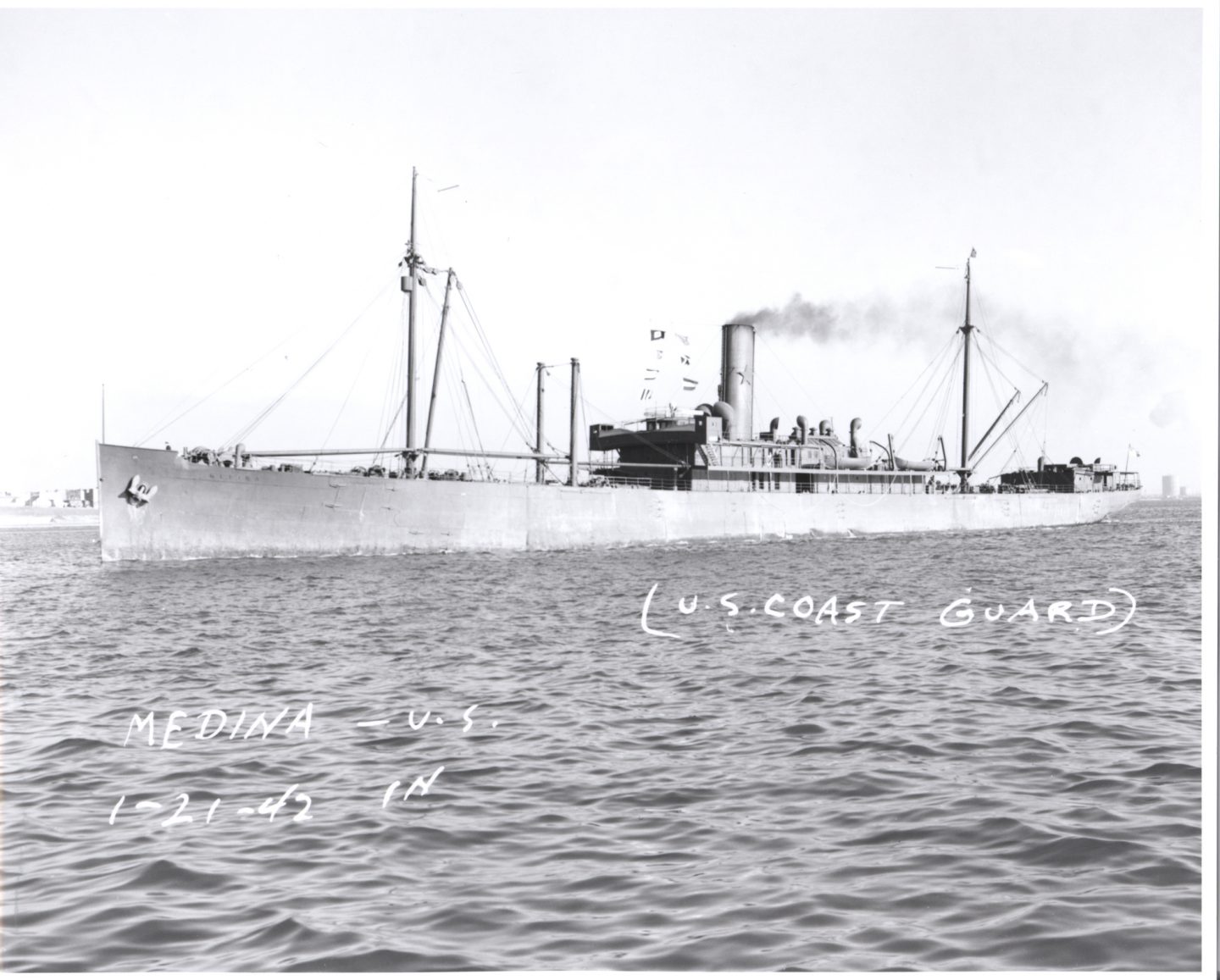 SS Medina Newport was built in 1914 by the News Shipbuilding and Dry Dock Company for the Mallory Steamship Company (USA). It was commissioned into service along the west coast of America during WWII by the US Coast Guard, and was responsible for freighting onions.