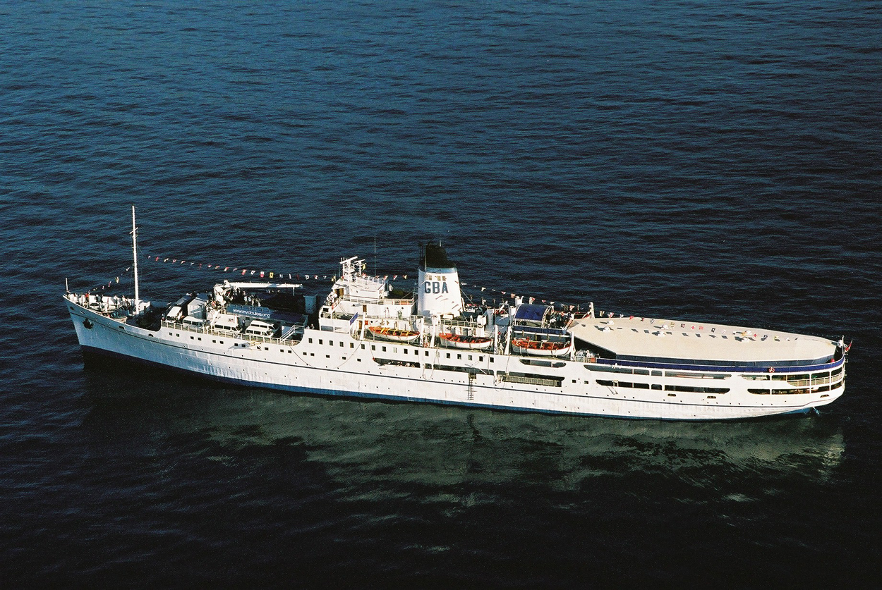 In November 1977, SS Roma was bought by Christian charity Good Books for All (GBA) and renamed as Doulos, a Greek name meaning ‘bondservant’ or ‘slave’. The word is used in Scripture to describe Jesus Christ (Philippians 2:5-8). Doulos was OM’s second ship after Logos, and purposed to return to Latin America, where OM’s work had first started in 1957.
