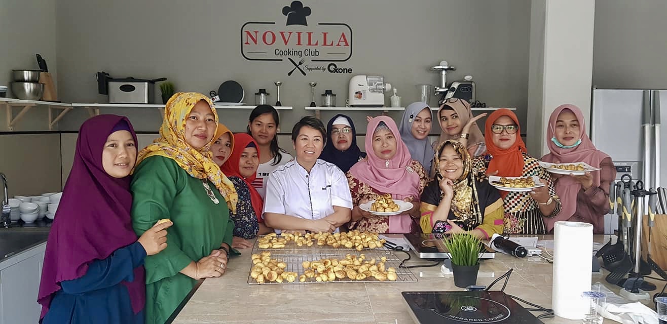 Desi recently opened a cooking club in her hometown of Bangka. She hopes to inspire and empower the local community by sharing her food knowledge.