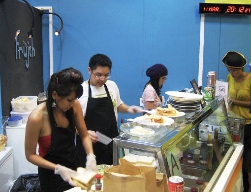Malcolm (second from left) was in charge of the kitchen at the student-run café, Frujch, at Singapore Management University. It was there that he was sure he wanted to be a professional chef when he witnessed the impact that food can have on people. Photo from Frujch SMU's Facebook page.