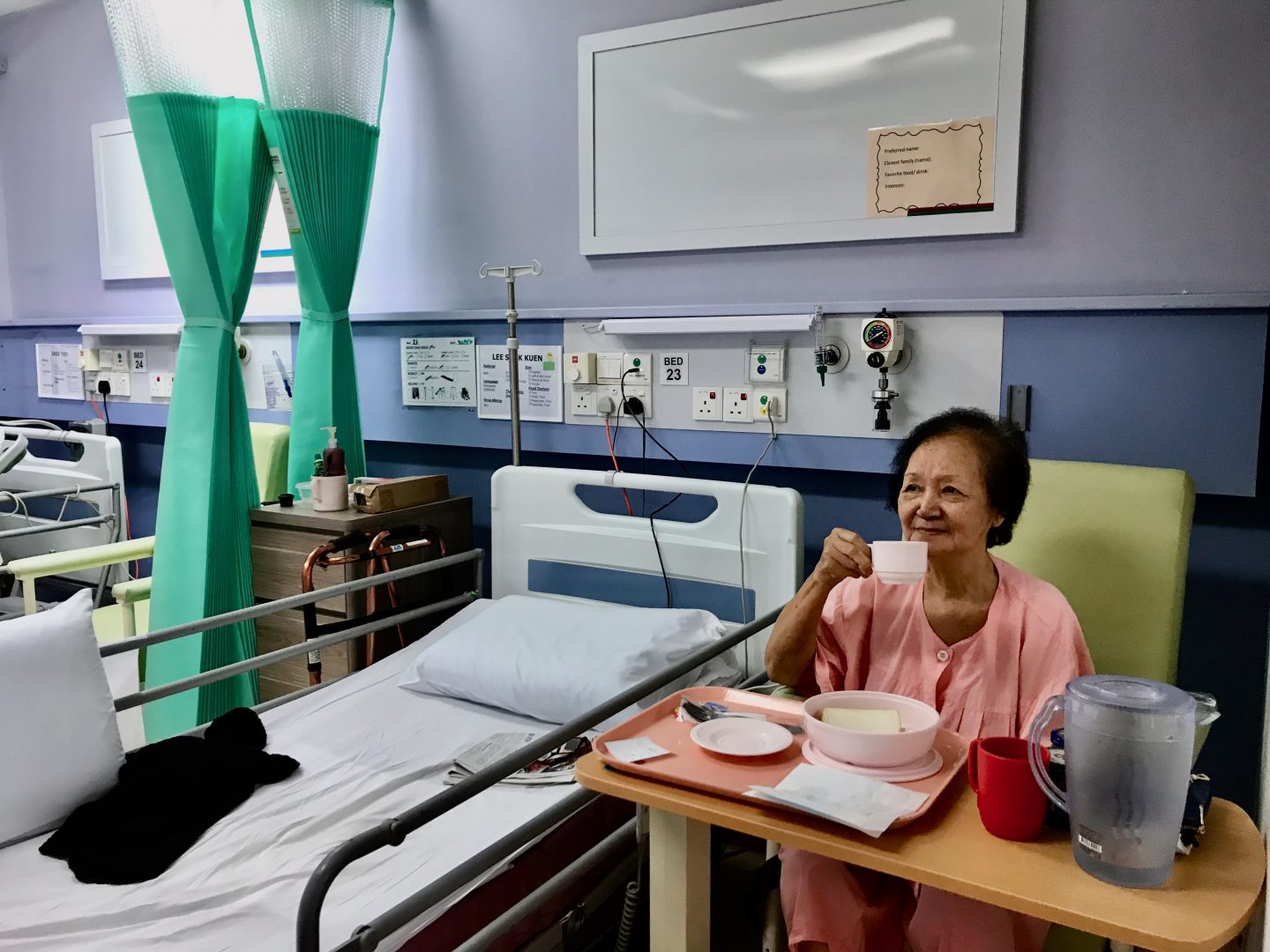 Mdm Lee Soak Kuen, 85, a patient at St Luke's Hospital, looked forward to listening to the radio broadcast every morning while having her breakfast. Listening to how others overcame their health struggles offered her some comfort during a period of isolation when her family could not visit her, she said. All photos courtesy of St Luke's Hospital.
