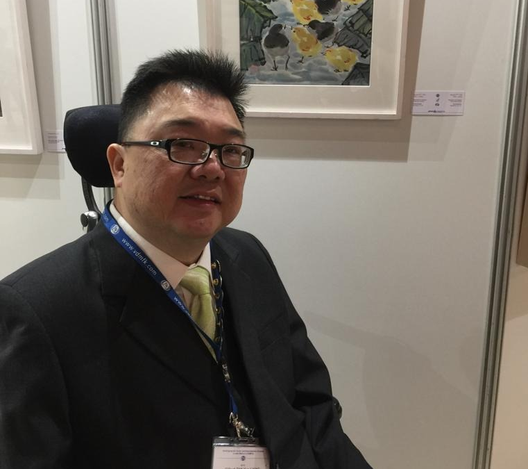 Tan at the Mouth and Foot Painting Artists Exposicion Internacional De Arte 2017 at the Museu Maritim De Barcelona in Spain. After a few difficult years spent learning the craft, his works have been displayed in museums abroad.