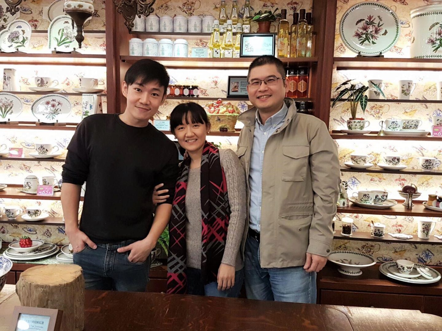 Tan with Steven Hsu (right), the owner of Fong Sheng Hao in Taiwan, and his wife. 