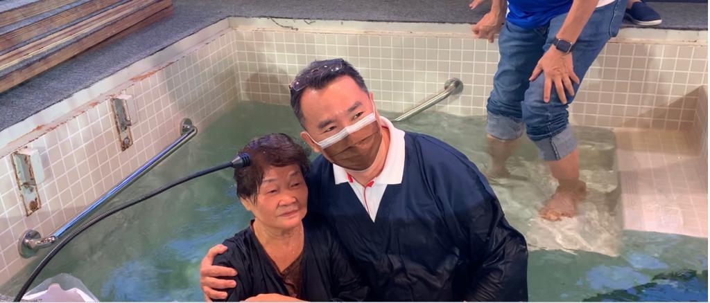 Goh Hock Chye, an elder at Bethesda (Bedok-Tampines) Church, baptised his mother last December after praying for her salvation for 34 years. All photos courtesy of Goh Hock Chye.