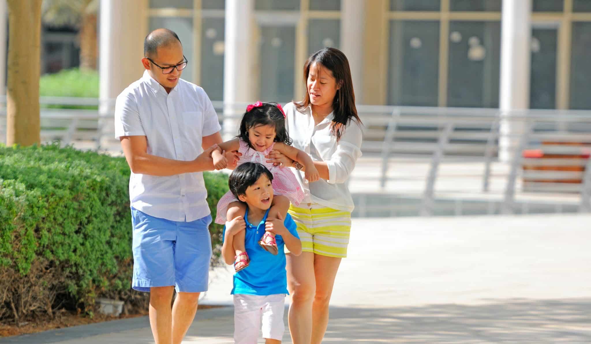 USED family 3 - Photo by Paolo De Guzman from Pexels