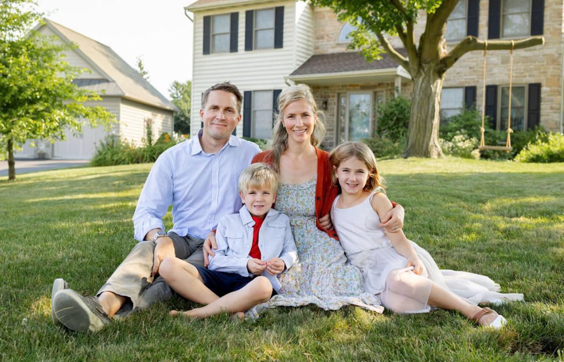 From a young age, Lydia Bowen (pictured here with her family) had a strong sense of justice. Today, she stewards it to fight for those trafficked, exploited and abused – one story at a time. All photos courtesy of Lydia Bowen.