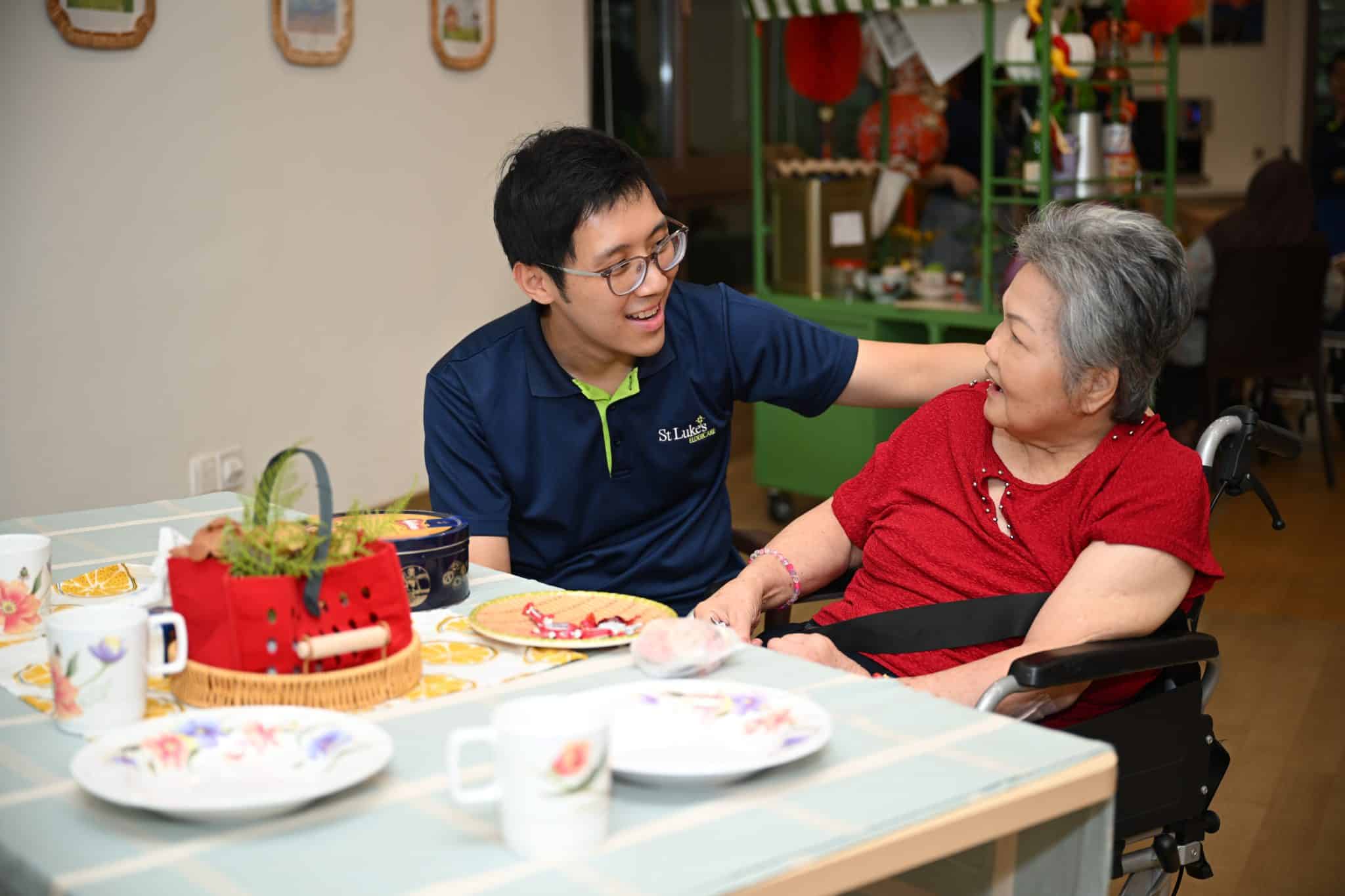 ZD with elder from SLEC Residence@Punggol (3)
